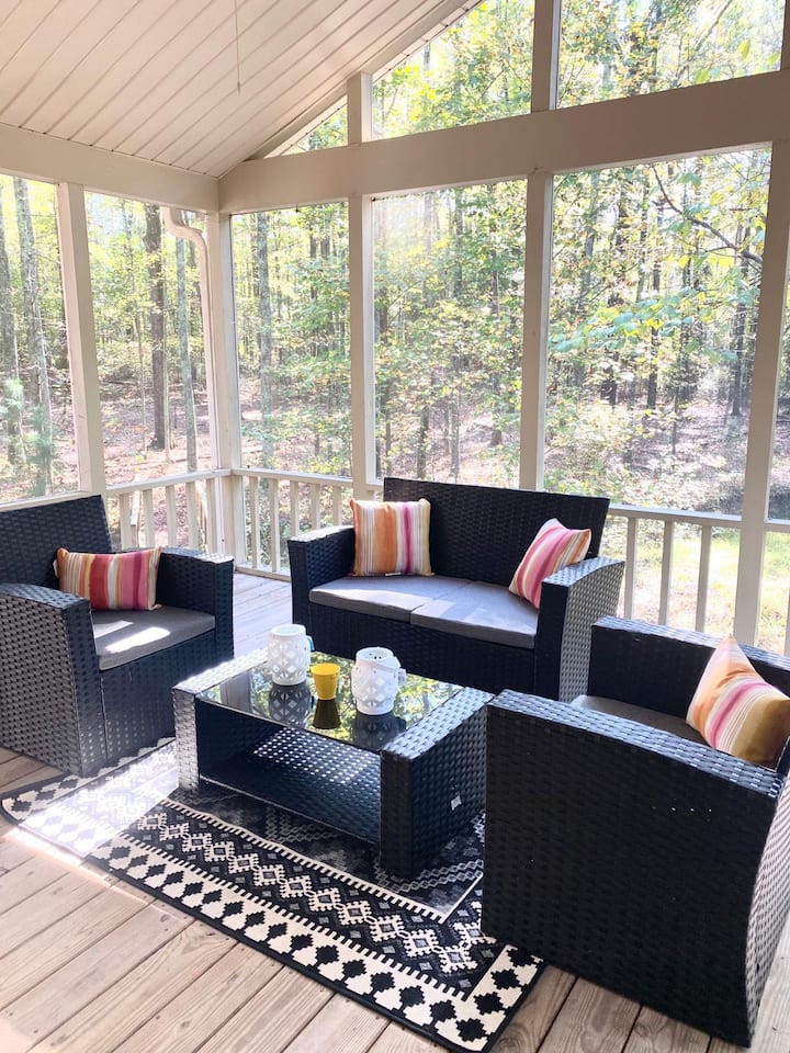 Entspannende Terrasse mit Naturblick